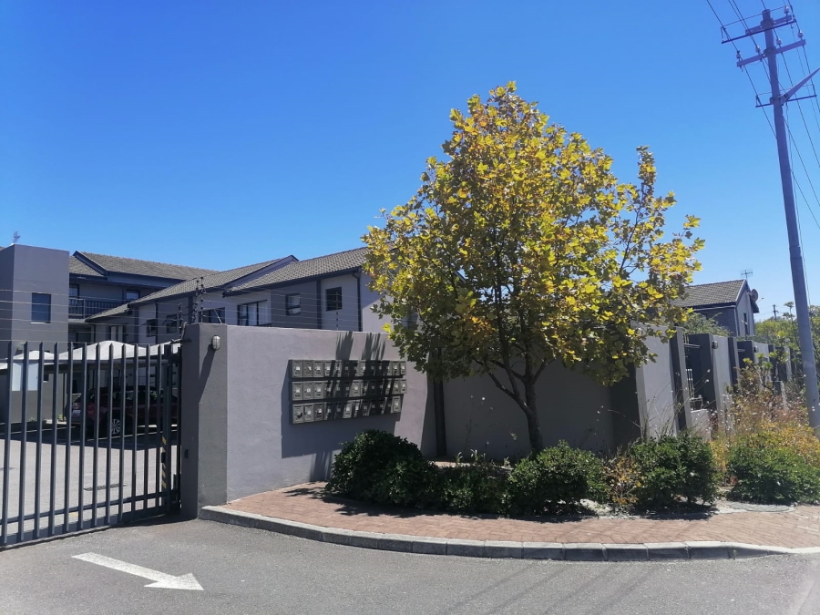 To Let 1 Bedroom Property for Rent in Lansdowne Western Cape